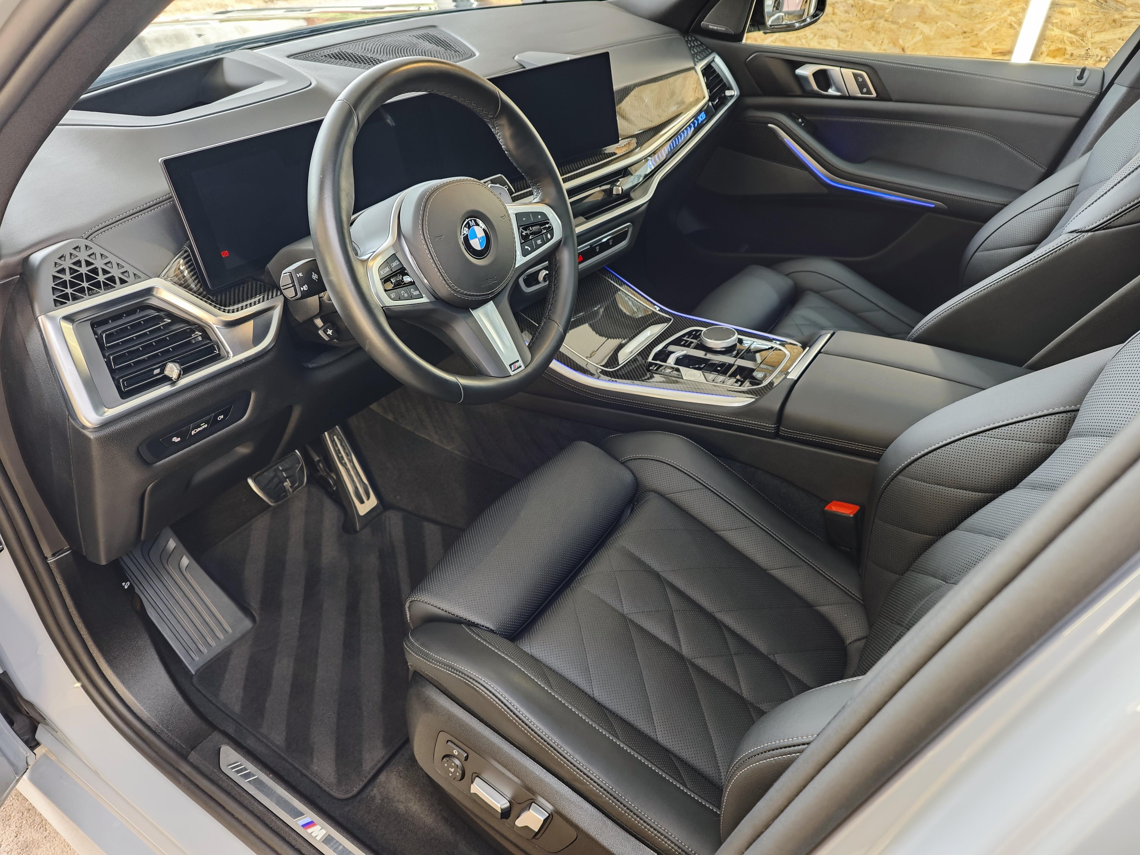 Usnjena notranjost BMW po globinskem čiščenju